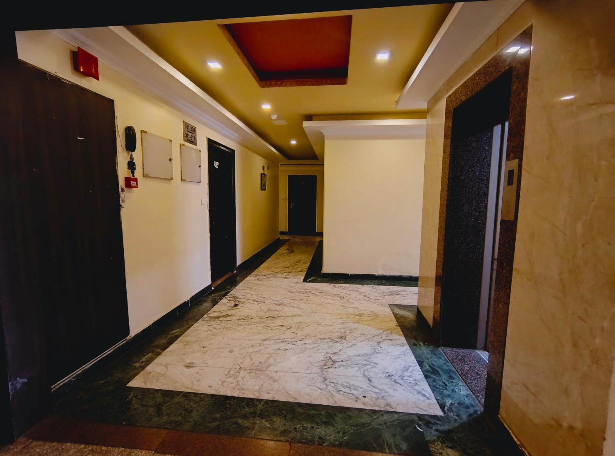 ורנאסי P Palace - Near Kashi Vishwanath Temple מראה חיצוני תמונה